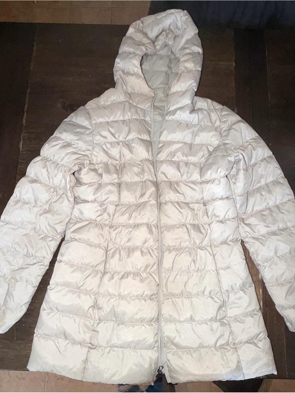 Eddie Bauer Hooded Quilted Puffer Jacket in Light Grey/Silver